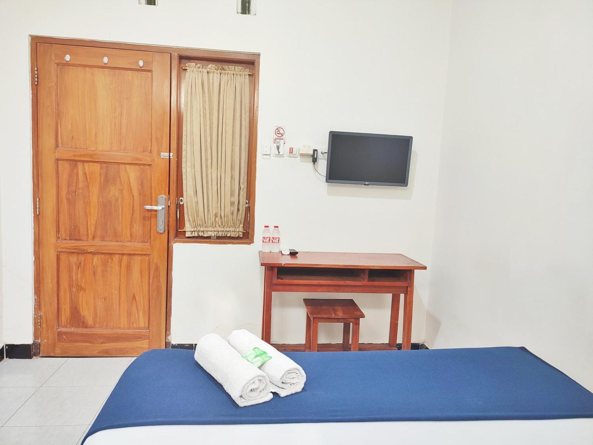 Happy Syariah Hotel Near Jombor Mitra Reddoorz Sleman  Exterior foto